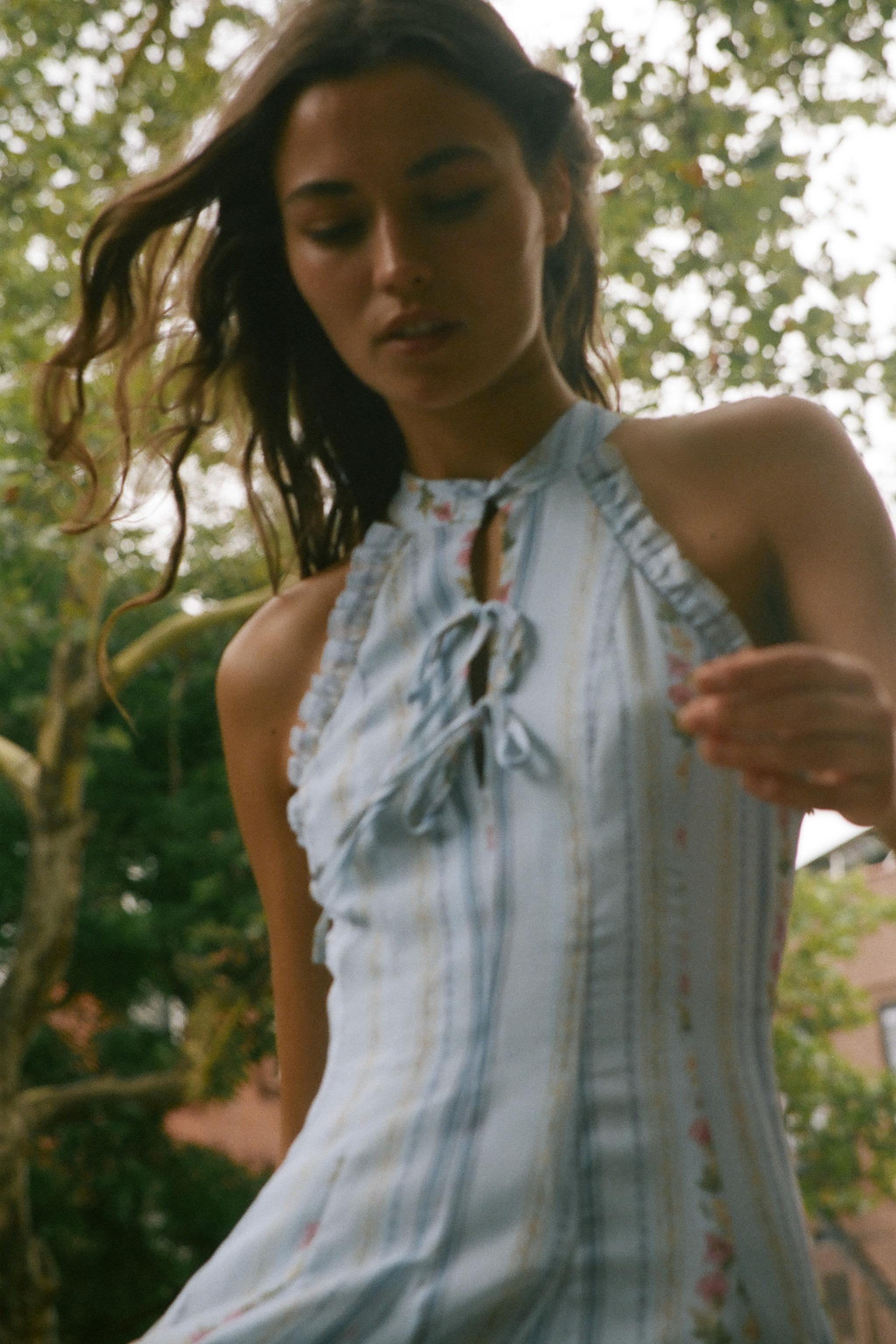 FLORAL PRINT HALTER MINI DRESS